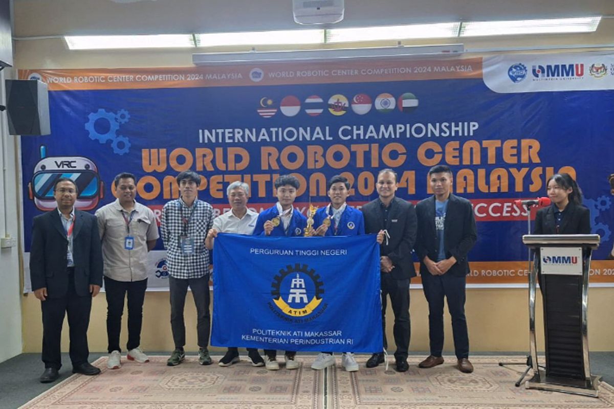 Tim Robot Politeknik ATI Makassar Juara pertama kompetisi WRCC di Malaysia