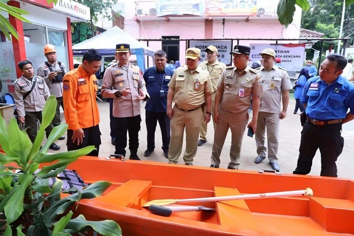 Antisipasi banjir, polisi dan camat bentuk kampung siaga di Jaksel