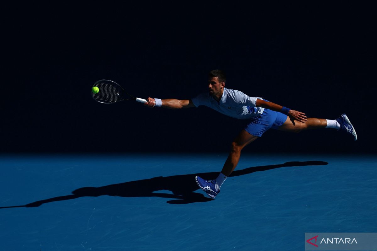 Novak Djokovic melaju ke semifinal kejuaraan di Jenewa