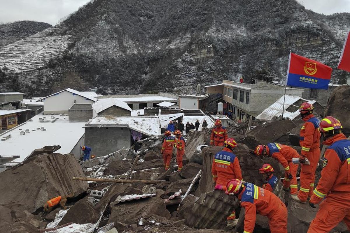Dua orang ditemukan tewas dalam tanah longsor di China