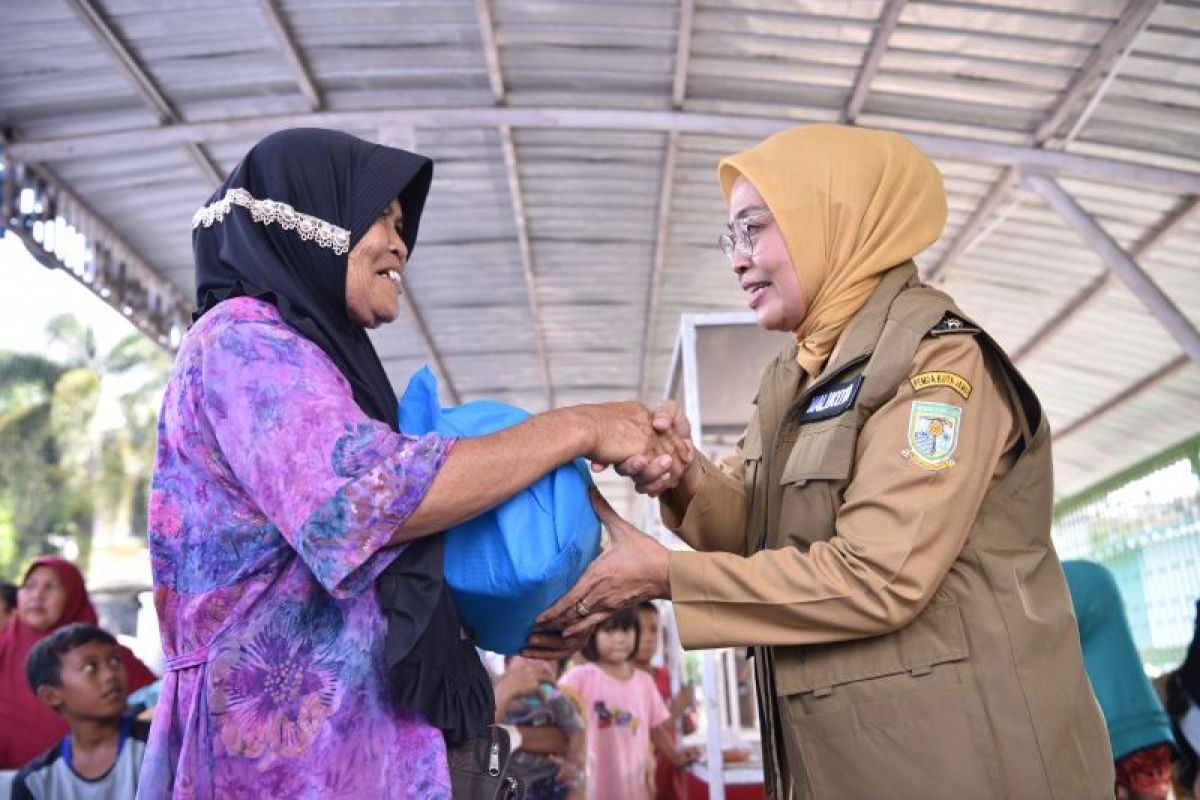 Pemkot Jambi salurkan sembako bantu korban banjir