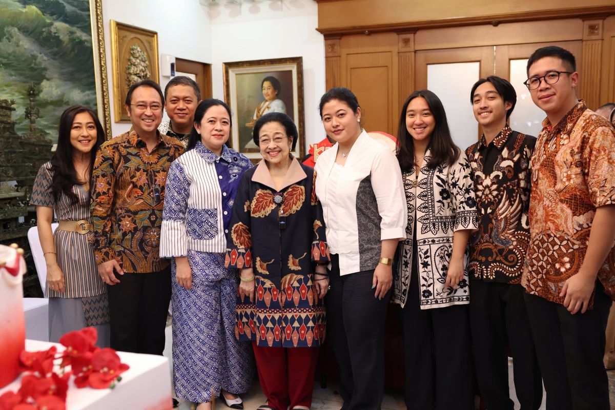 HUT Ke-77 Megawati, Jokowi kirim karangan bunga