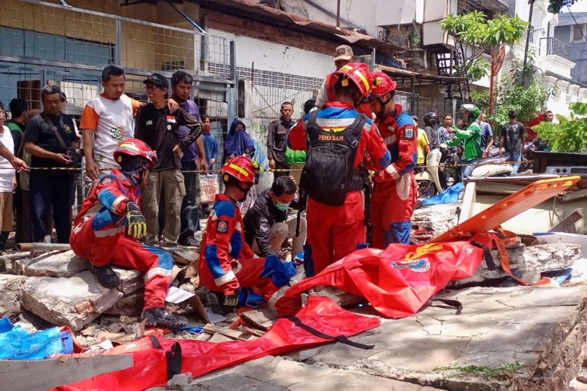 Polisi masih mendalami kasus tembok SPBU roboh di Tebet Barat