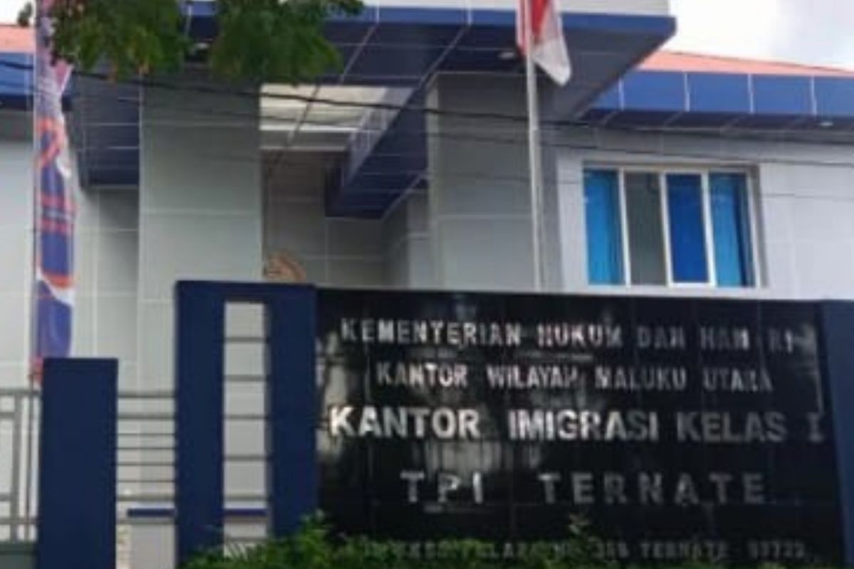 Kantor Imigrasi Kelas I TPI  Ternate keluarkan 5.475 paspor