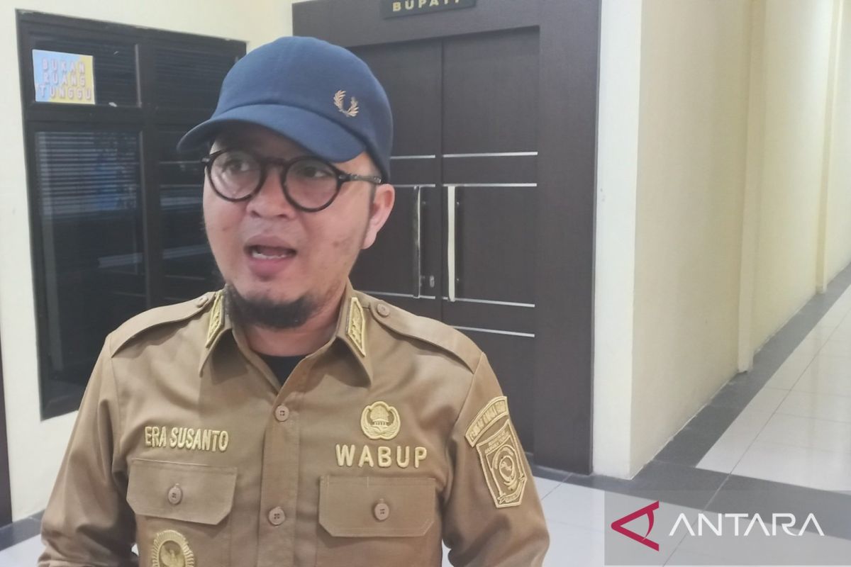 Wabup Bangka Tengah ingatkan kepala desa tidak berpolitik