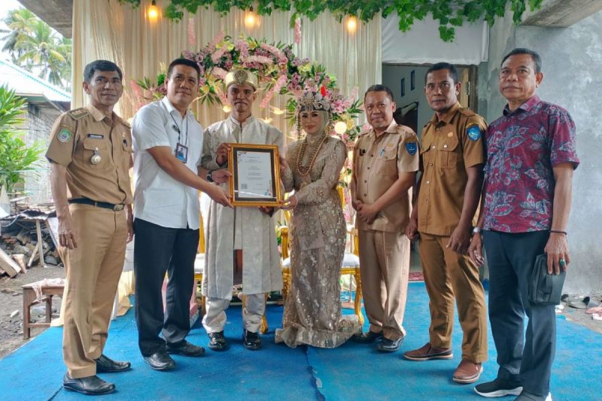 BKKBN Malut serahkan sertifikat Elsimil untuk generasi bebas stunting