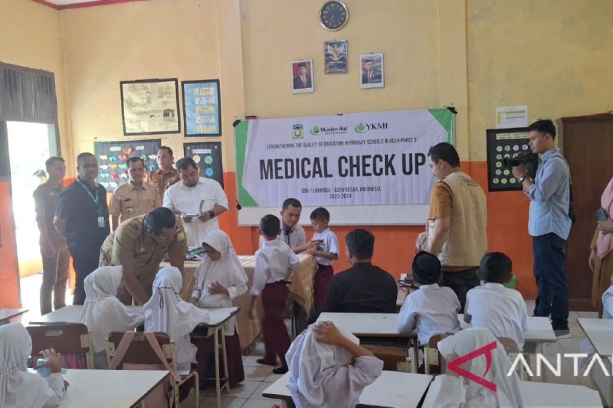Siswa SD di Aceh Besar dapat pengecekan kesehatan gratis