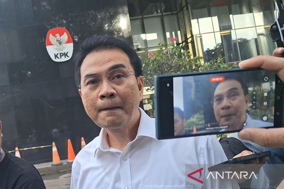 KPK periksa Aziz Syamsuddin soal aliran uang pada kasus Rita Widyasari