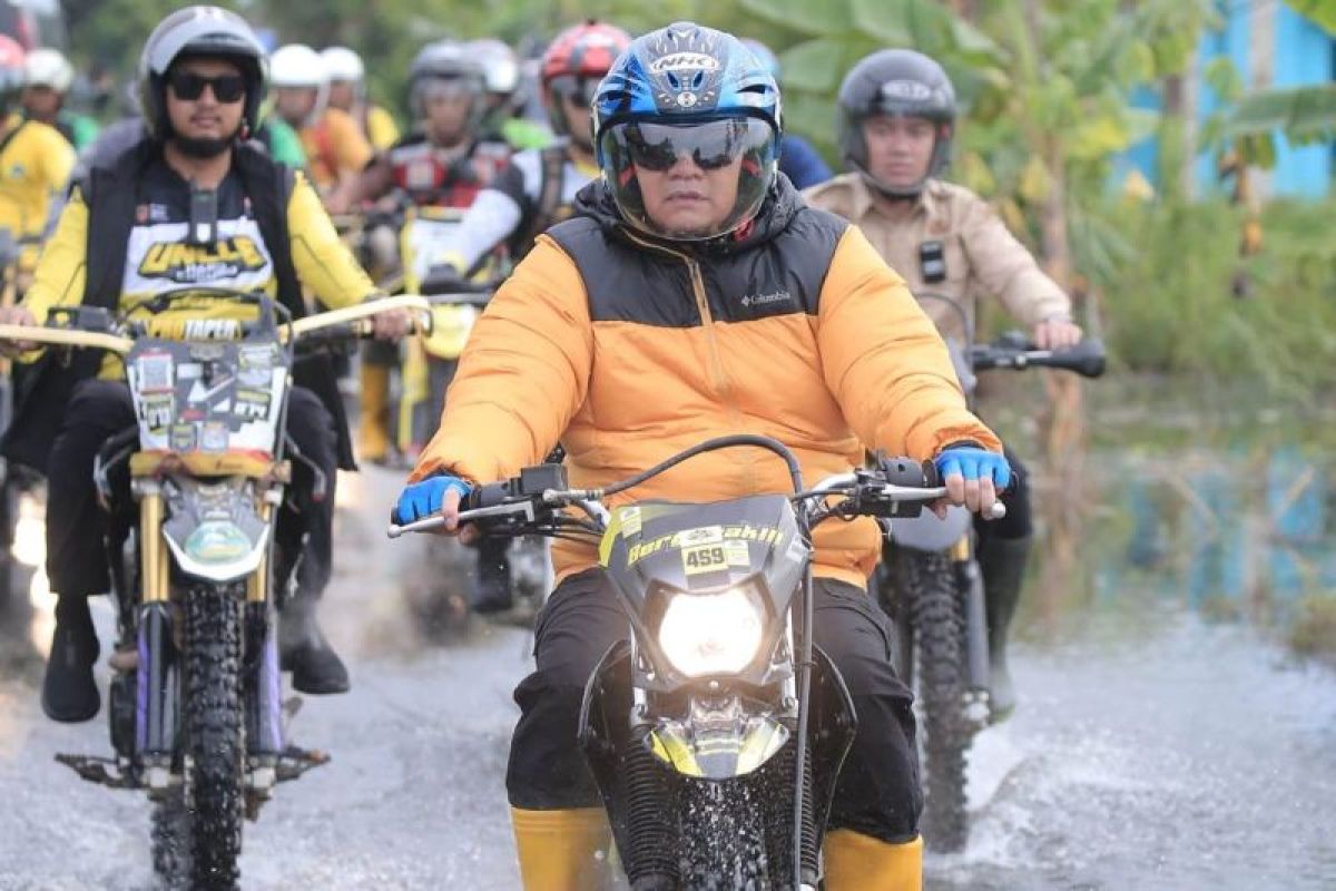 Pj Bupati HSS dan jajaran gunakan trail hadiri musrenbang Daha Barat