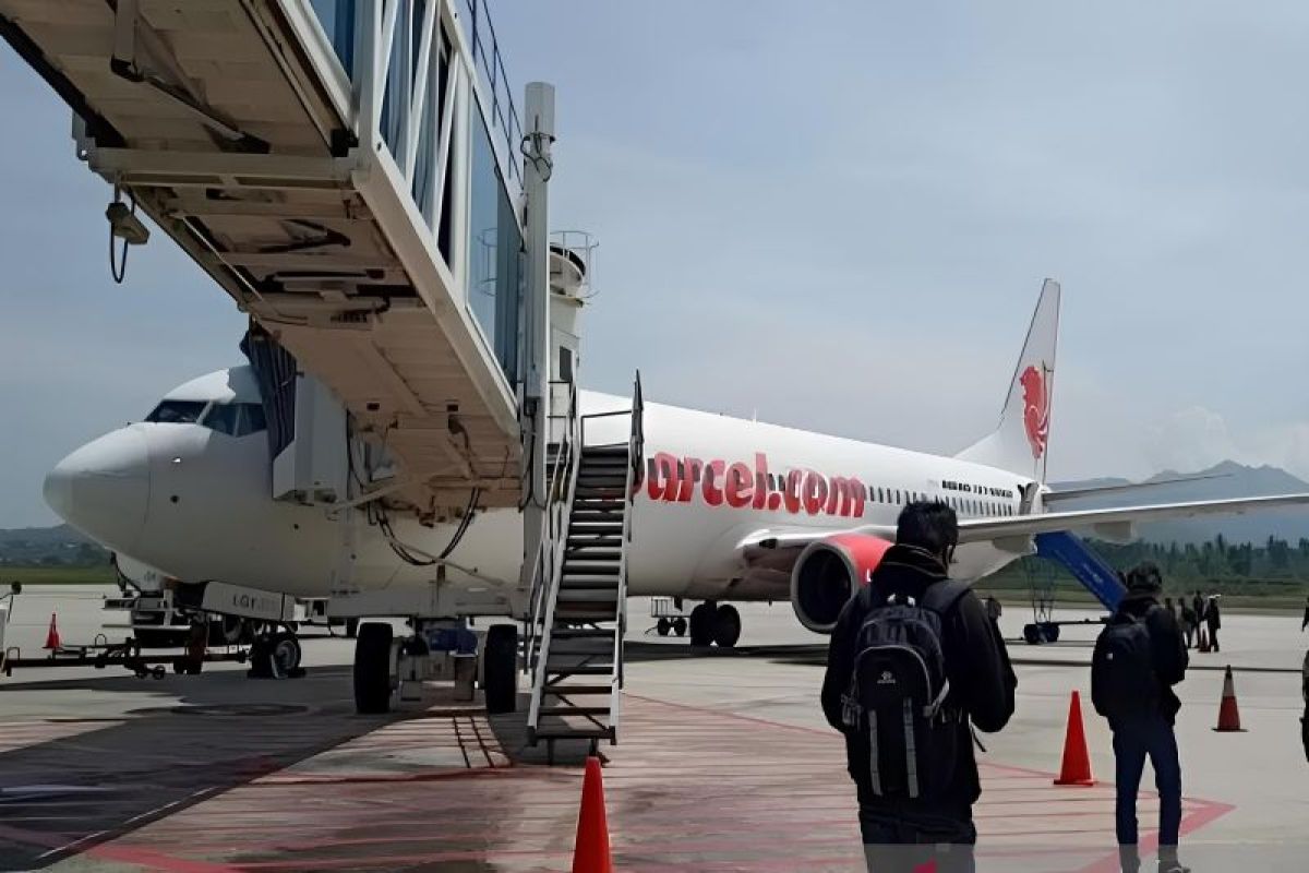 Pesawat dari tiga maskapai batal mendarat di Palu akibat cuaca buruk