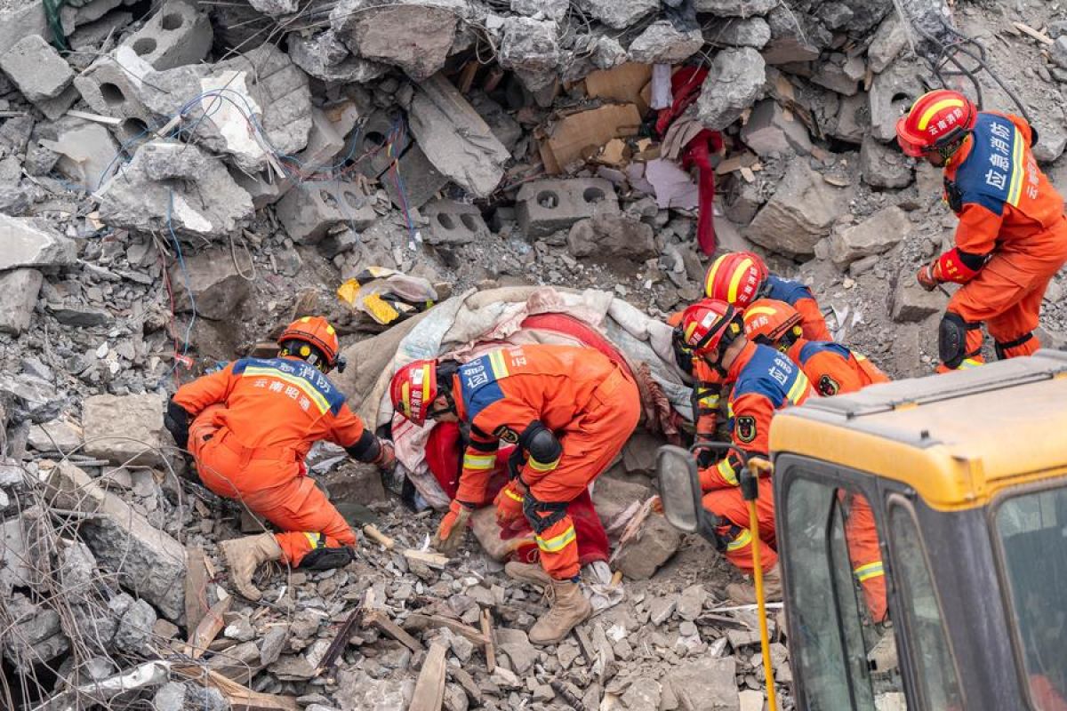 Penyelamatan korban longsor di China barat daya terus dilakukan