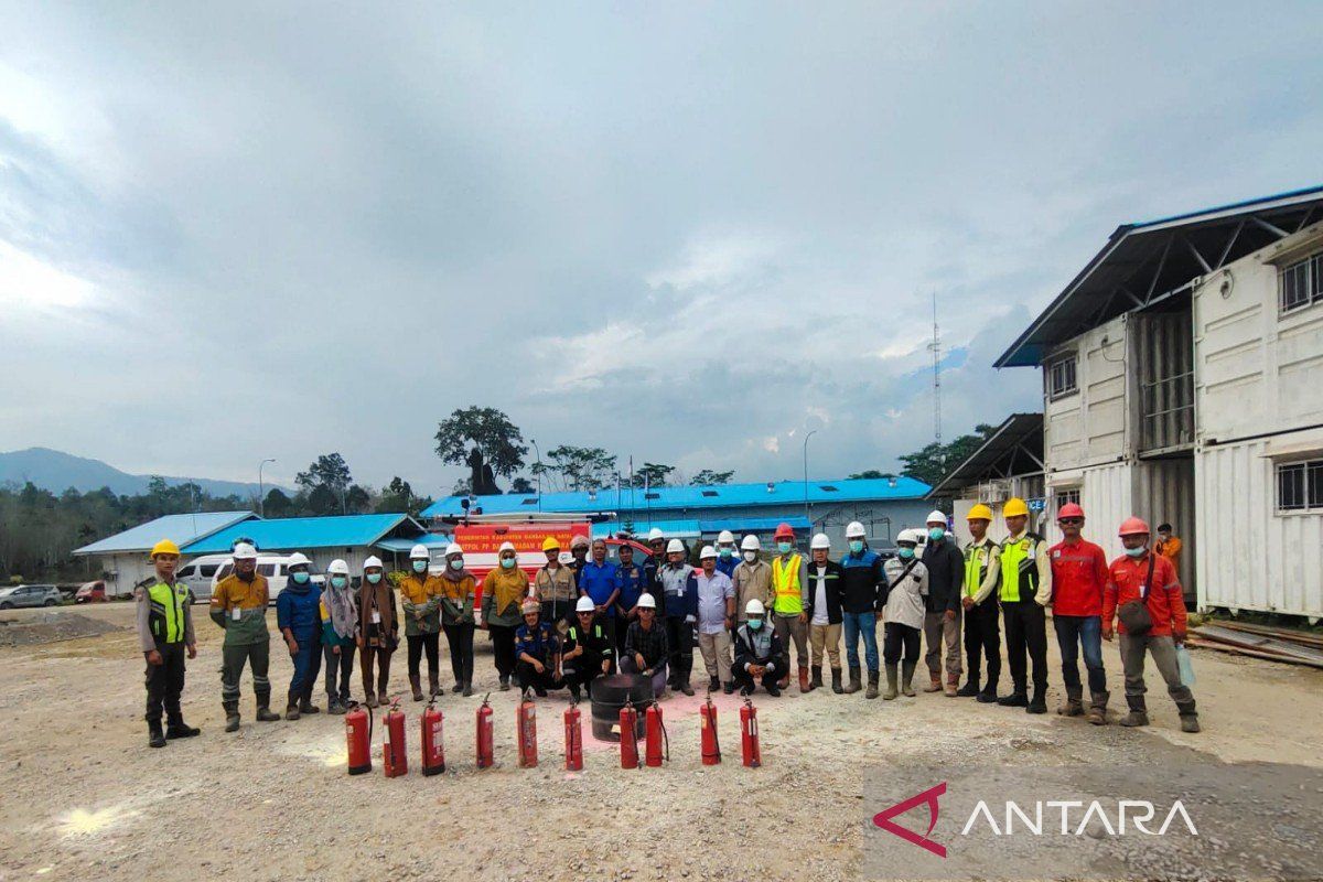 Karyawan PT SMGP dilatih pemadam kebakaran