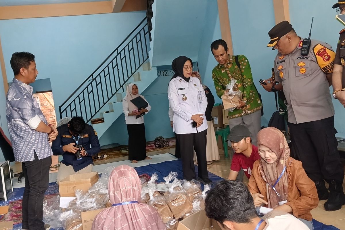 Pemkot Jambi cek gudang logistik surat suara