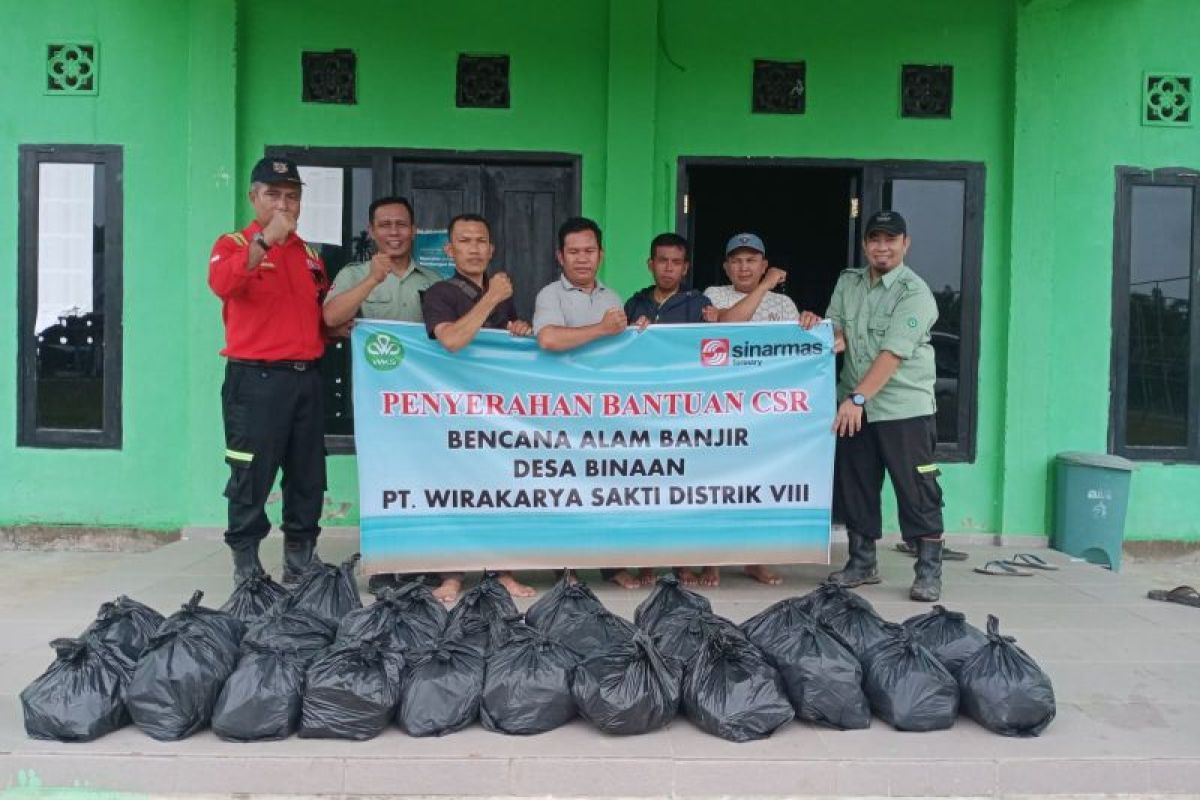 Perusahaan HTI PT WKS bantu korban banjir di Jambi