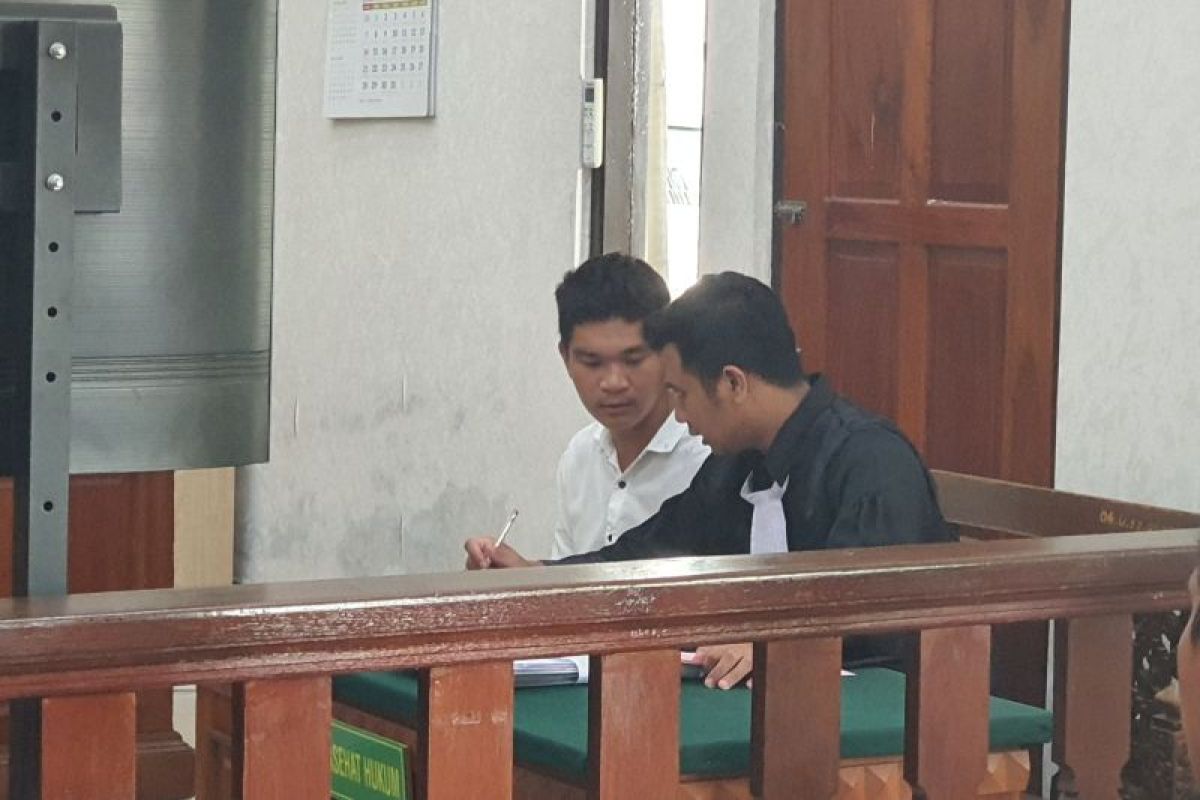 Kejari Badung tuntut pengedar sabu selama 7,5 tahun penjara