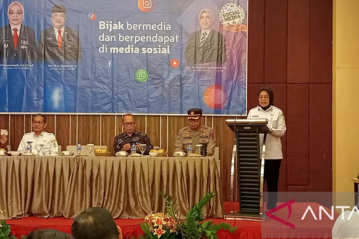 Pemkot Jambi ajak siswa SMP dan SMA bijak bermedia sosial