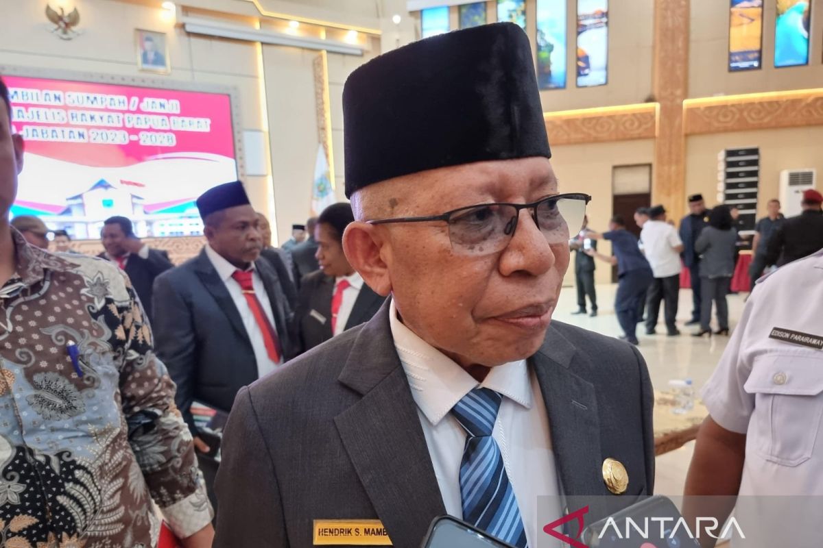 Pemkab Teluk Wondama alokasikan Rp10 miliar buka lahan bandara baru