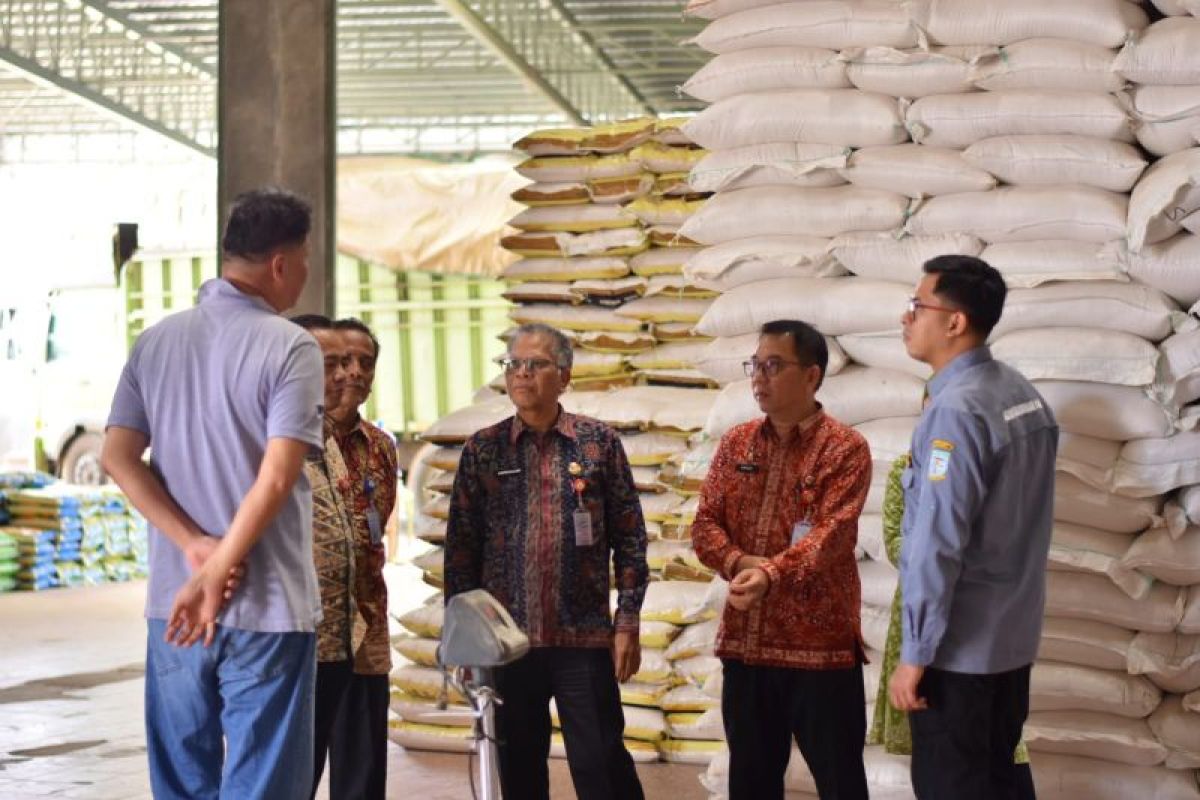 TPID Kota Jambi sidak pasar dan gudang beras pastikan stok