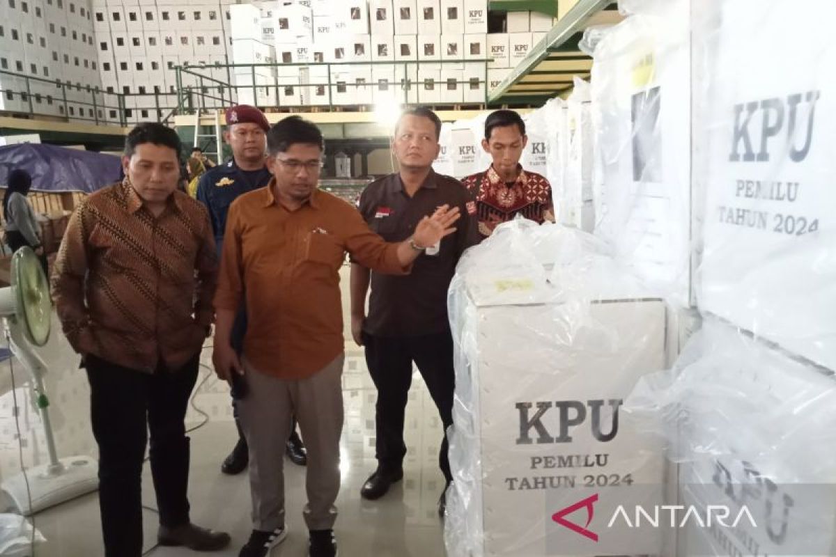 KPU RI memastikan proses pengemasan logistik pemilu selesai 1 Februari