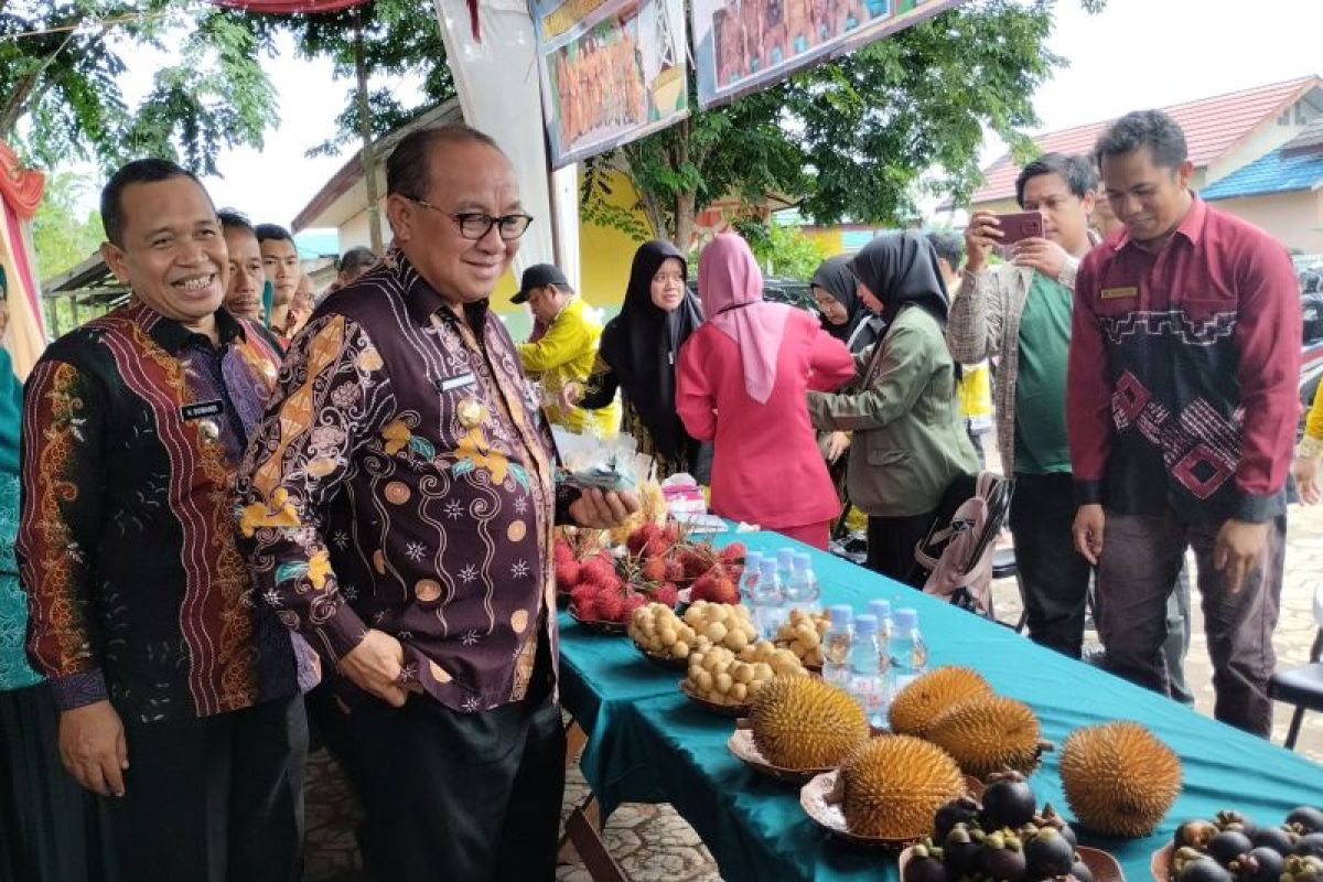 Bupati Tabalong minta PKL di trotoar Pasar Kelua bisa ditertibkan