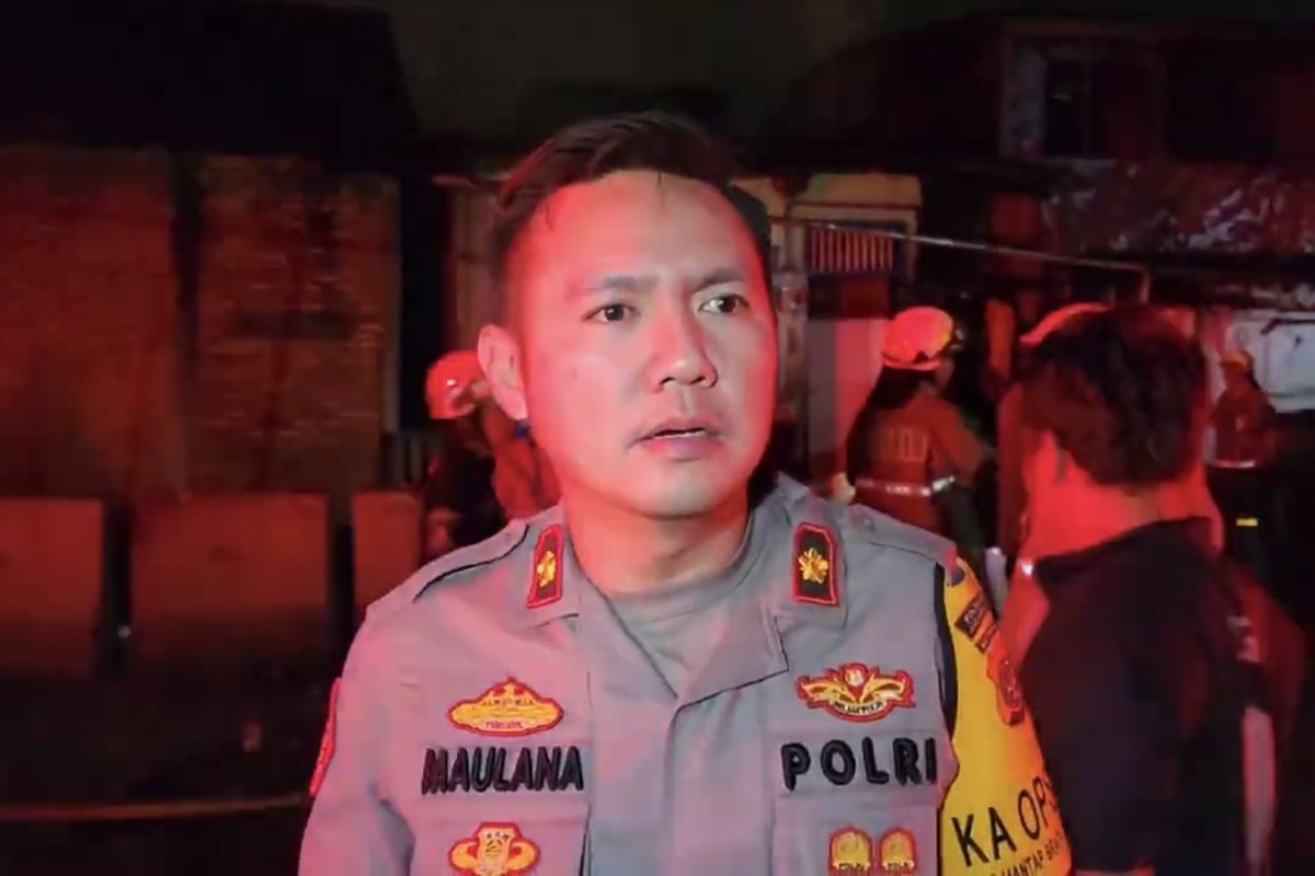 DPKP Jakarta kirim 80 personel untuk padamkan kebakaran di Kelapa Gading