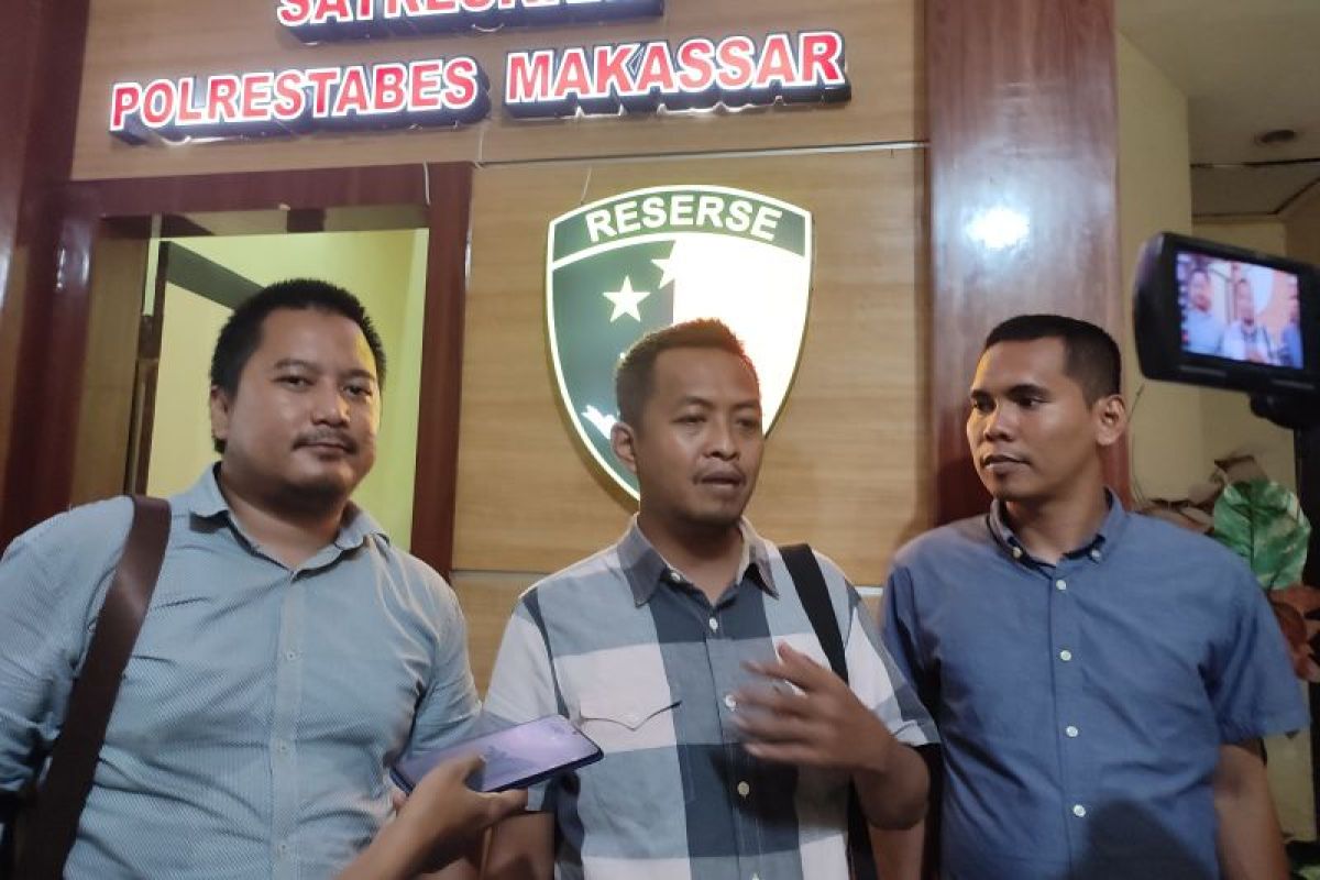 LBH Pers Makassar dampingi jurnalis herald.id penuhi panggilan polisi
