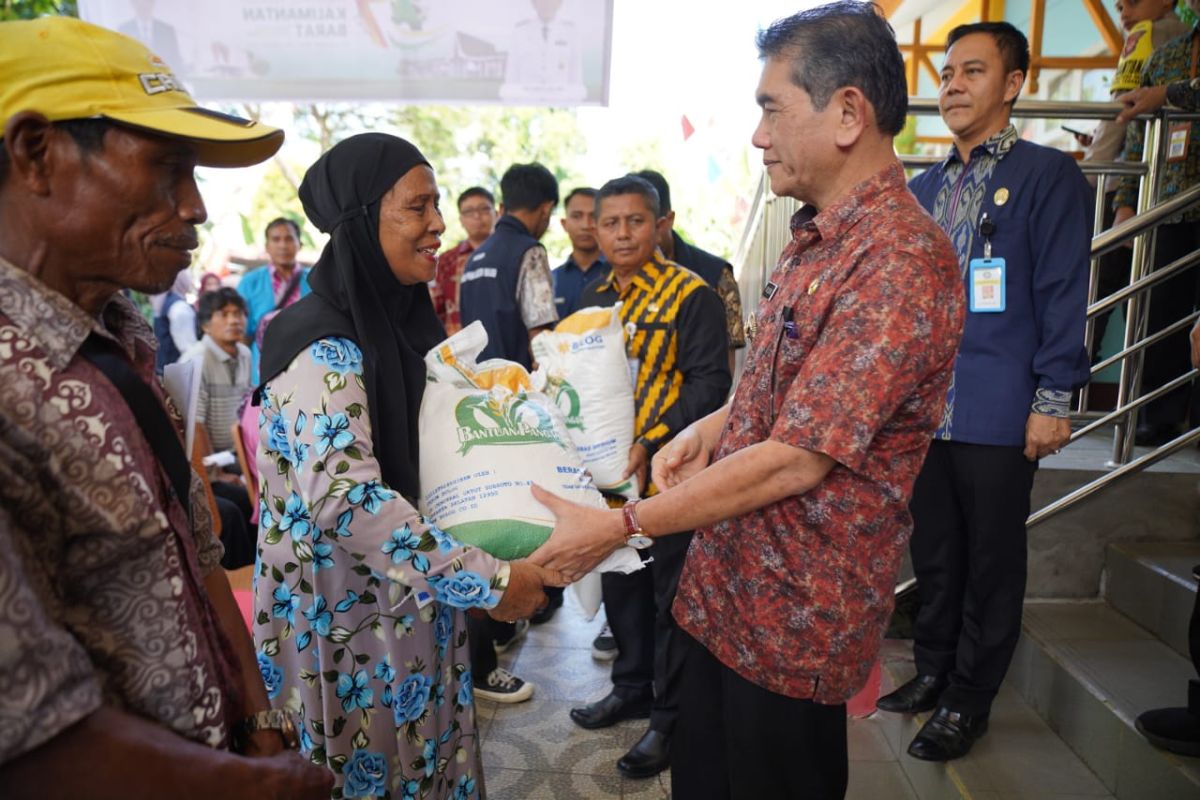 Pemkot Pontianak salurkan 21.992 paket beras untuk warga kurang mampu