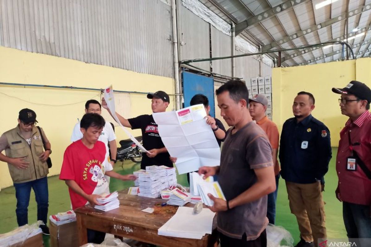KPU Tangerang rampungkan pelipatan surat suara Pemilu 2024