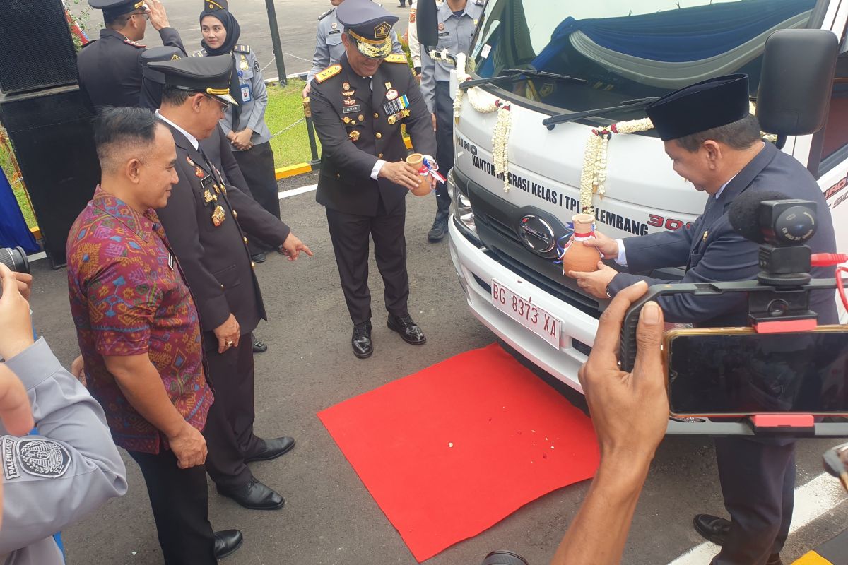 Imigrasi Palembang luncurkan layanan  satu pintu "Mobil Pasti"