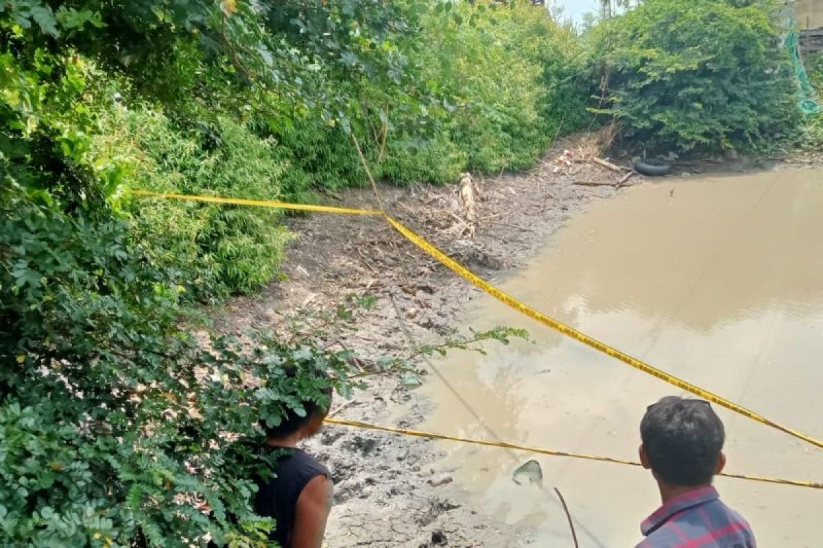 Warga Lombok Tengah dihebohkan penemuan mayat wanita di embung
