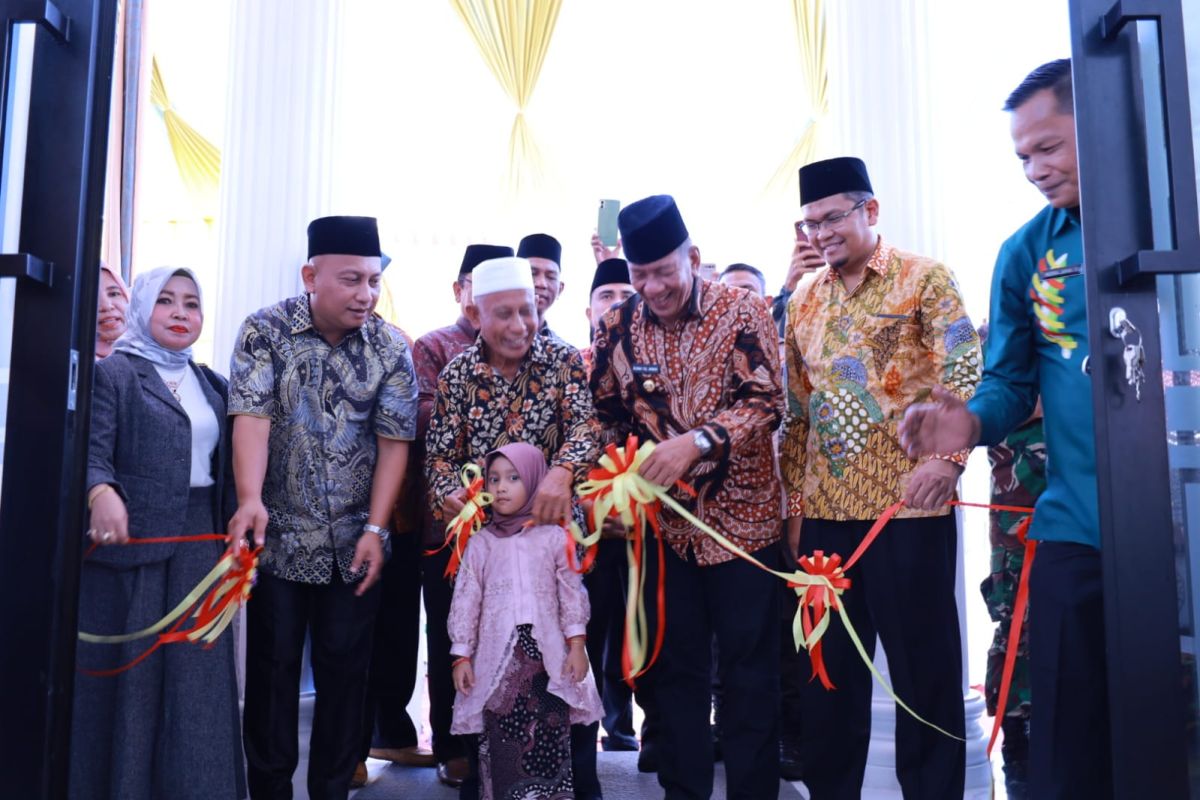 Bupati Pesisir Selatan resmikan Mesjid Nurfalah di SMP 1 Batang Kapas