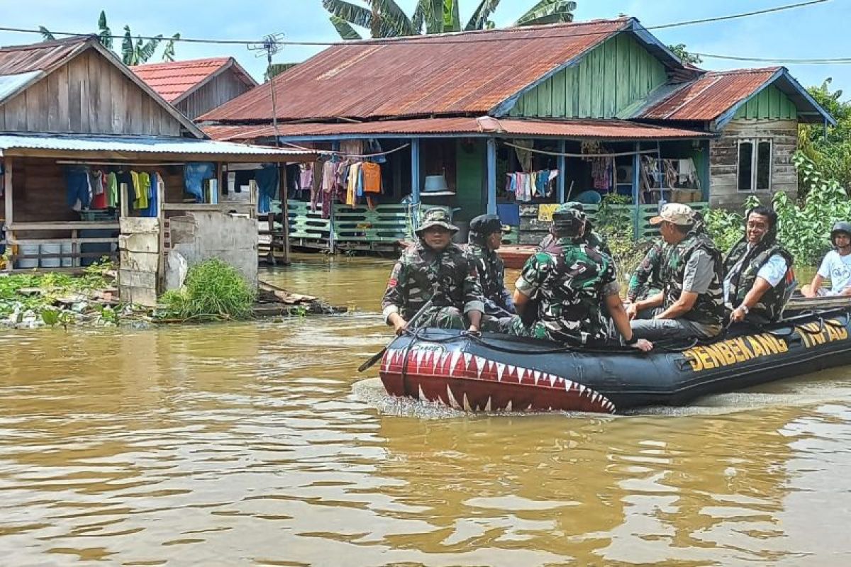 BNPB serahkan bantuan pascabanjir di Provinsi Jambi