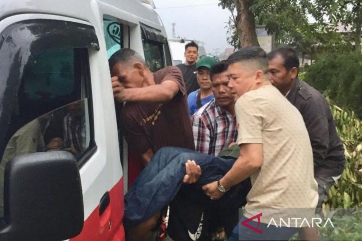 Ketua DPRD Madina turun ke jalan bantu kecelakaan