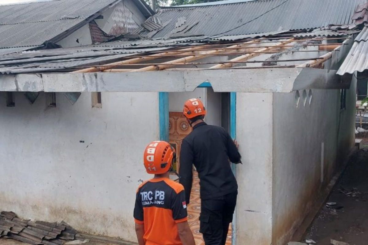Belasan rumah rusak akibat bencana di Lumajang dapat bantuan