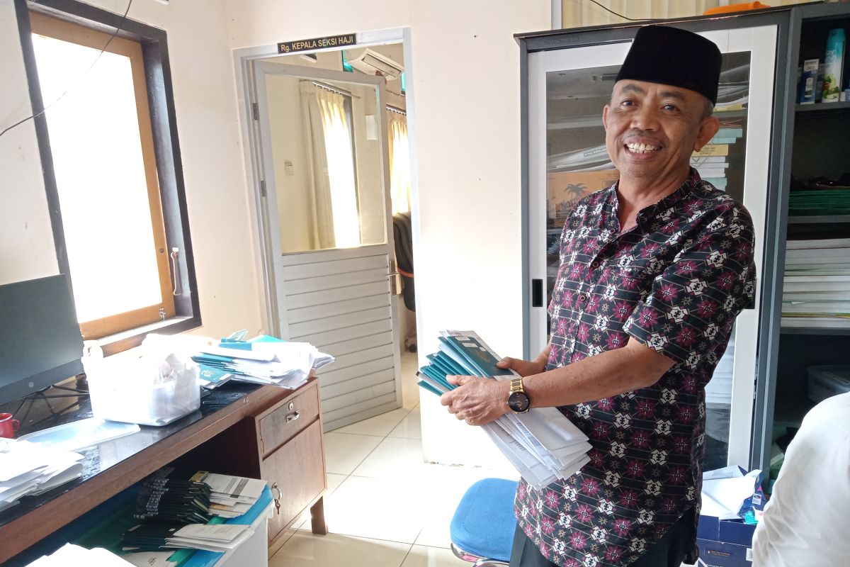 Empat calon haji asal Mataram tunda keberangkatan ke tanah suci tahun ini