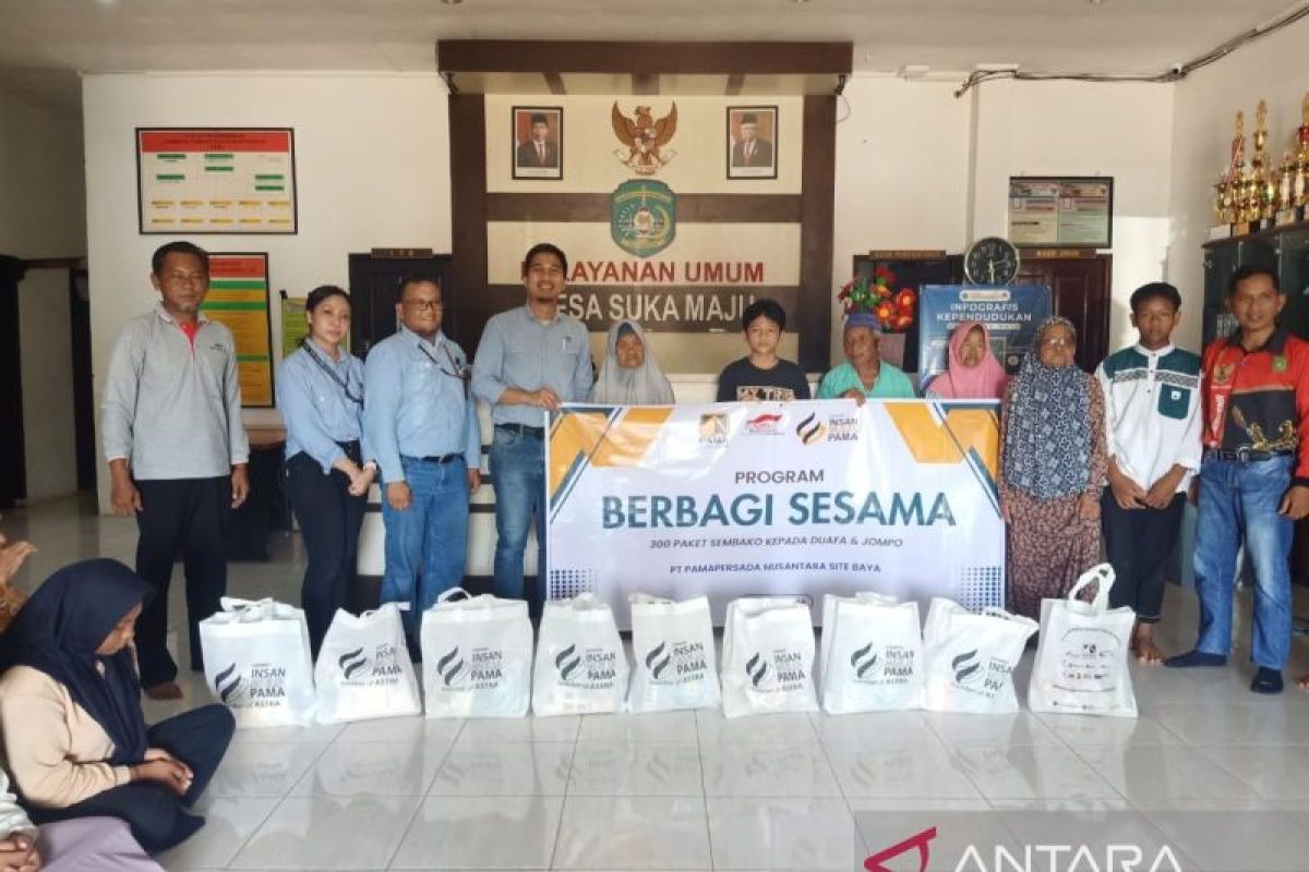 PAMA BAYA bagikan paket sembako untuk warga sekitar tambang di Kukar