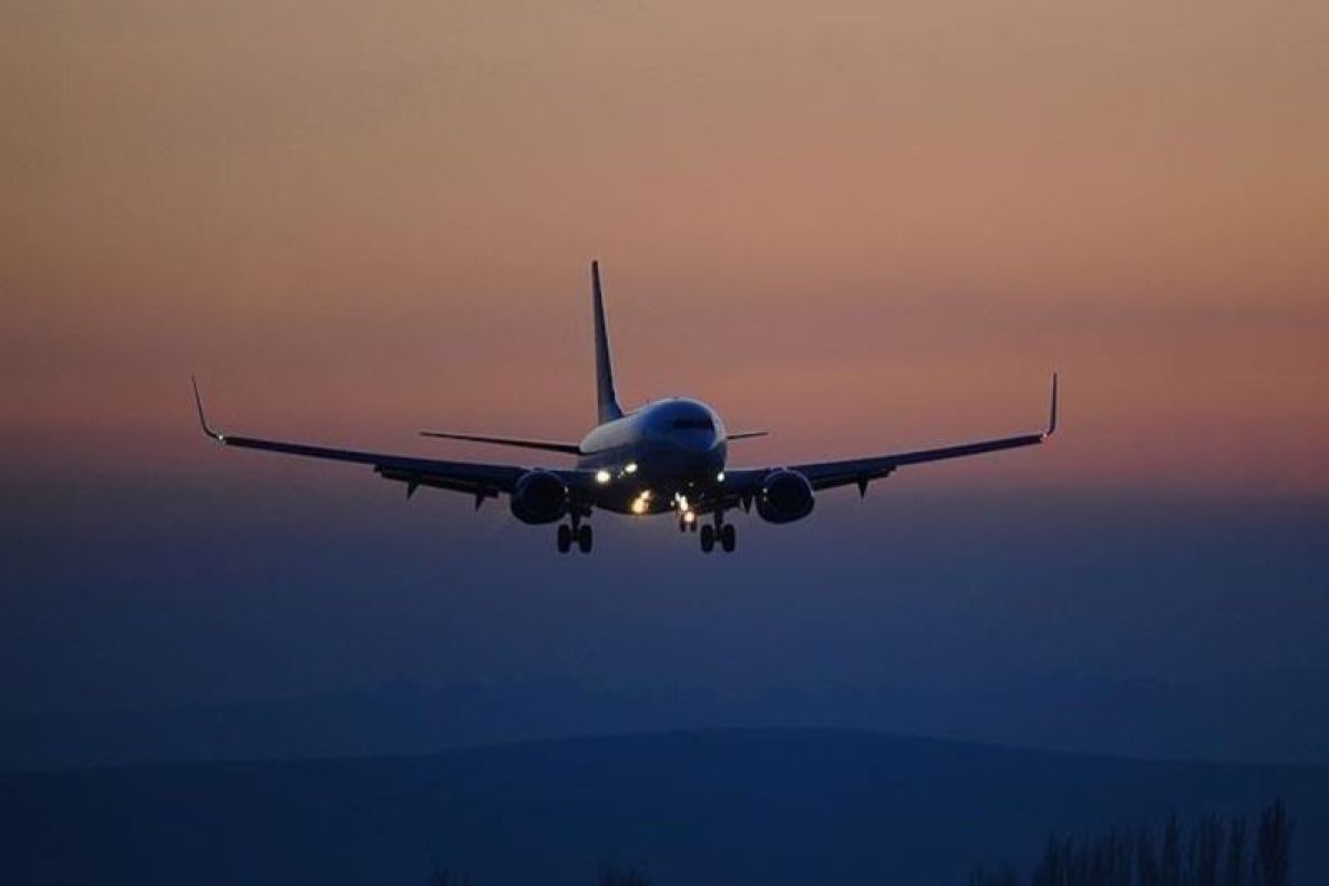 Kemlu imbau WNI antisipasi gangguan jadwal penerbangan di Timur Tengah