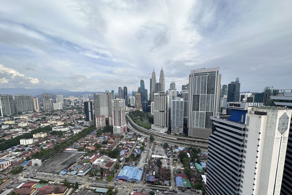 Nilai perdagangan Malaysia mencapai Rp751,8 triliun pada Desember 2023