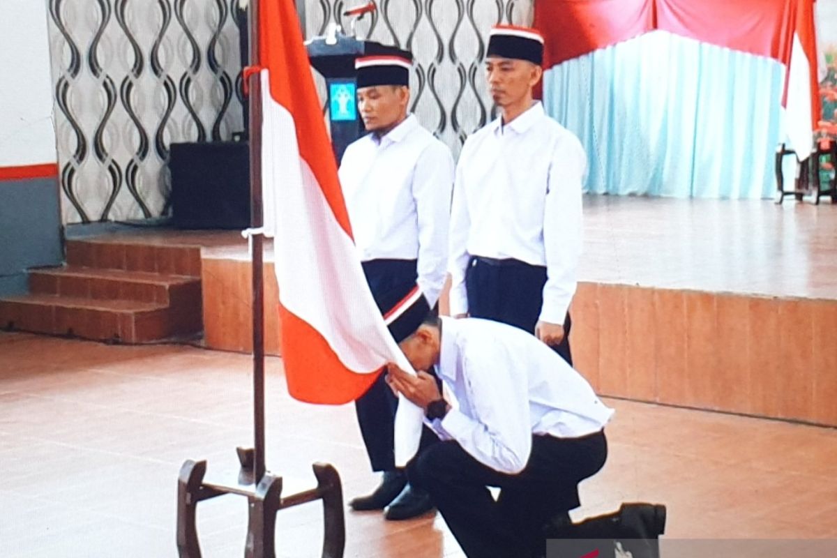Cium Merah Putih, tiga napi terorisme di Lapas Palembang ikrar setia kepada NKRI