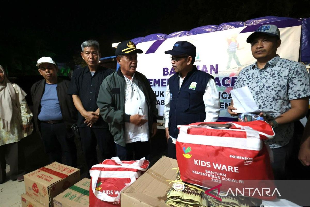 Korban banjir di Bireuen Aceh diberikan bantuan masa panik