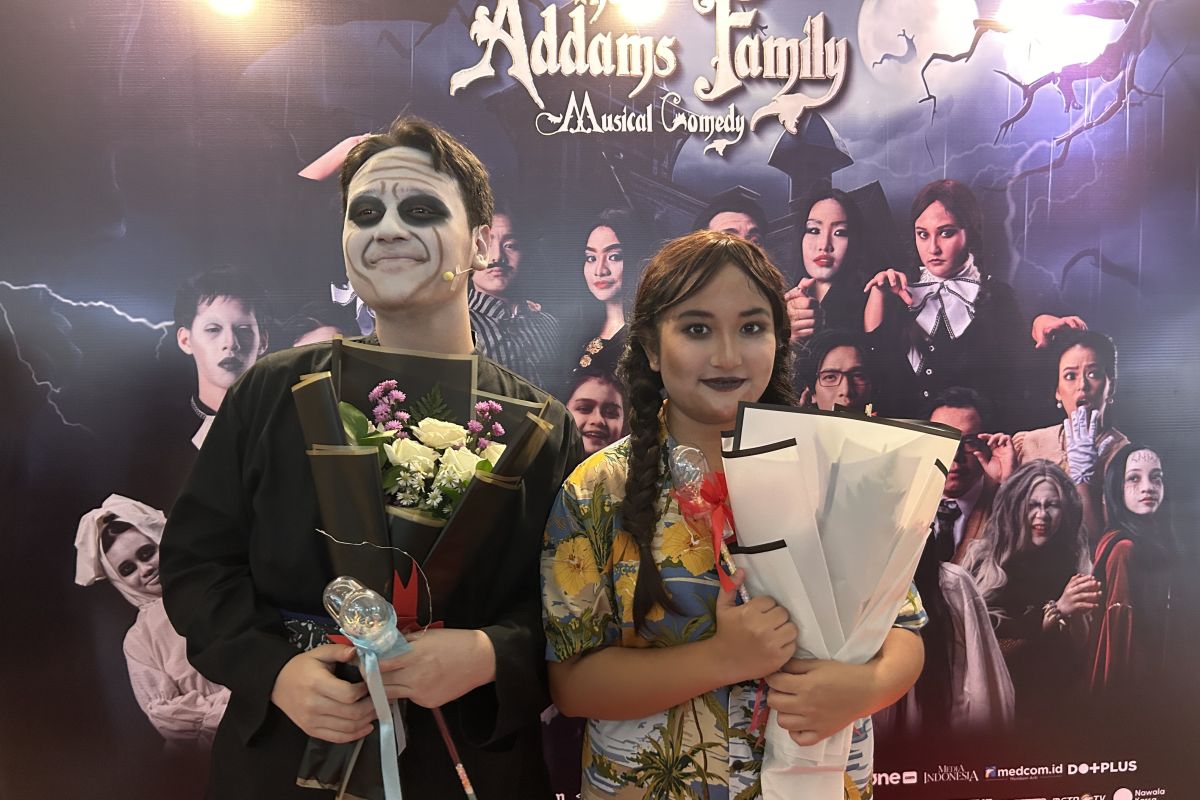 "The Addams Family" pertunjukan besar pertama Madeline Ionna