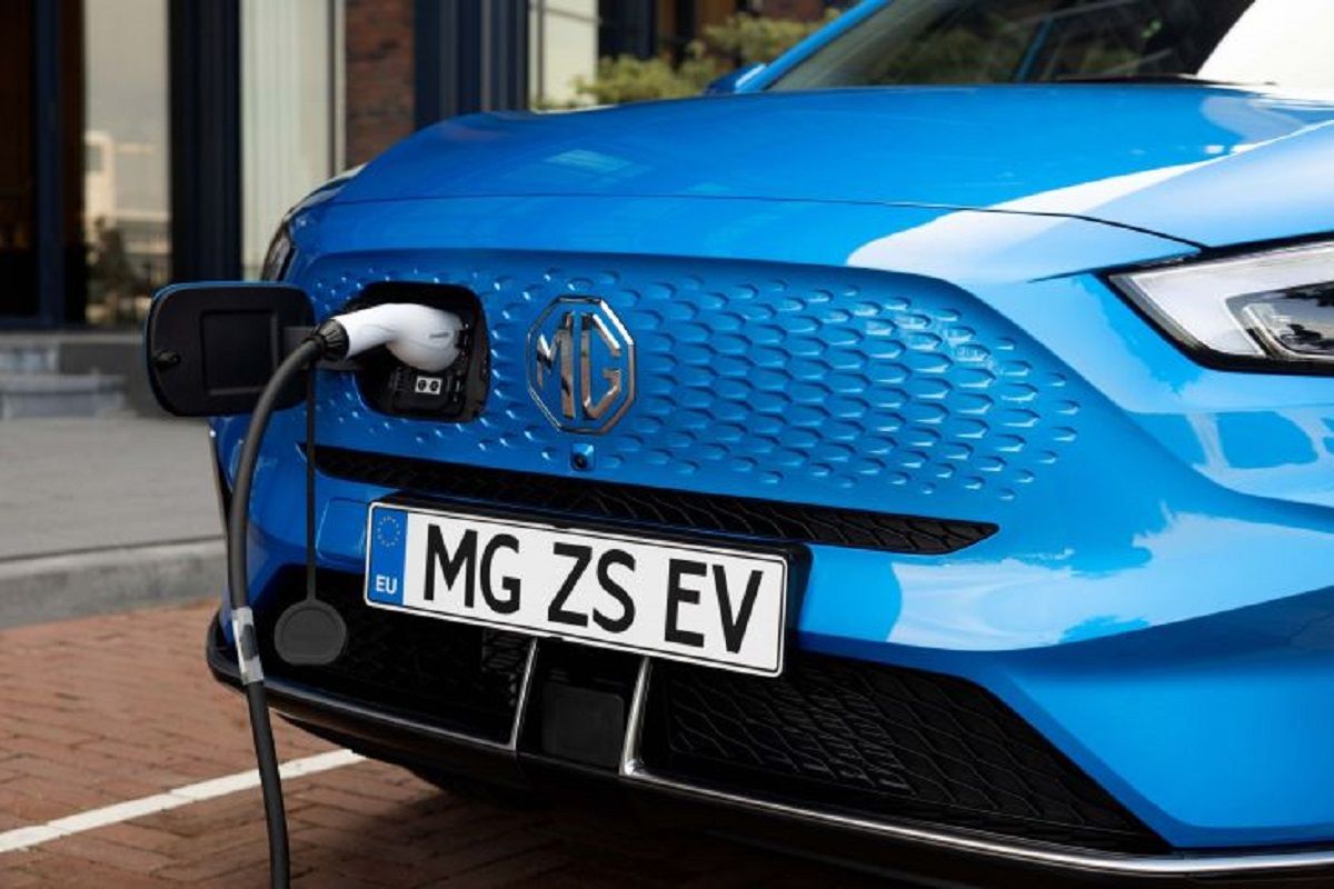Mobil SUV listrik New MG ZS EV pasang banderol Rp453 juta