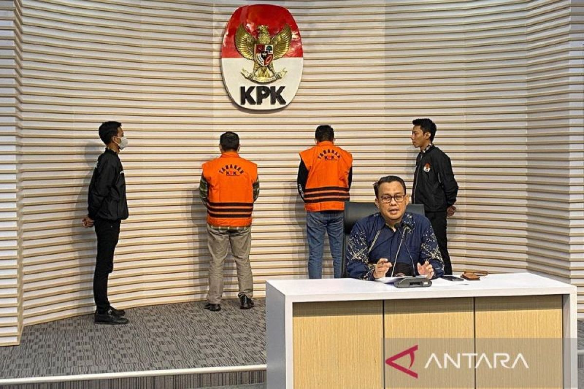 KPK kembali tahan dua tersangka di kasus Bupati Labuhan Batu