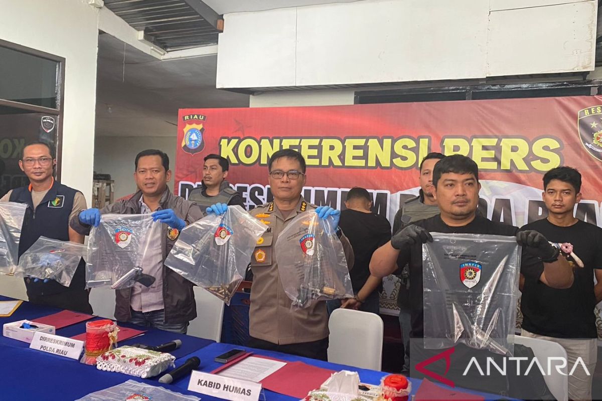 Rampok bersenjata api tewas usai baku tembak dengan polisi di Kampar