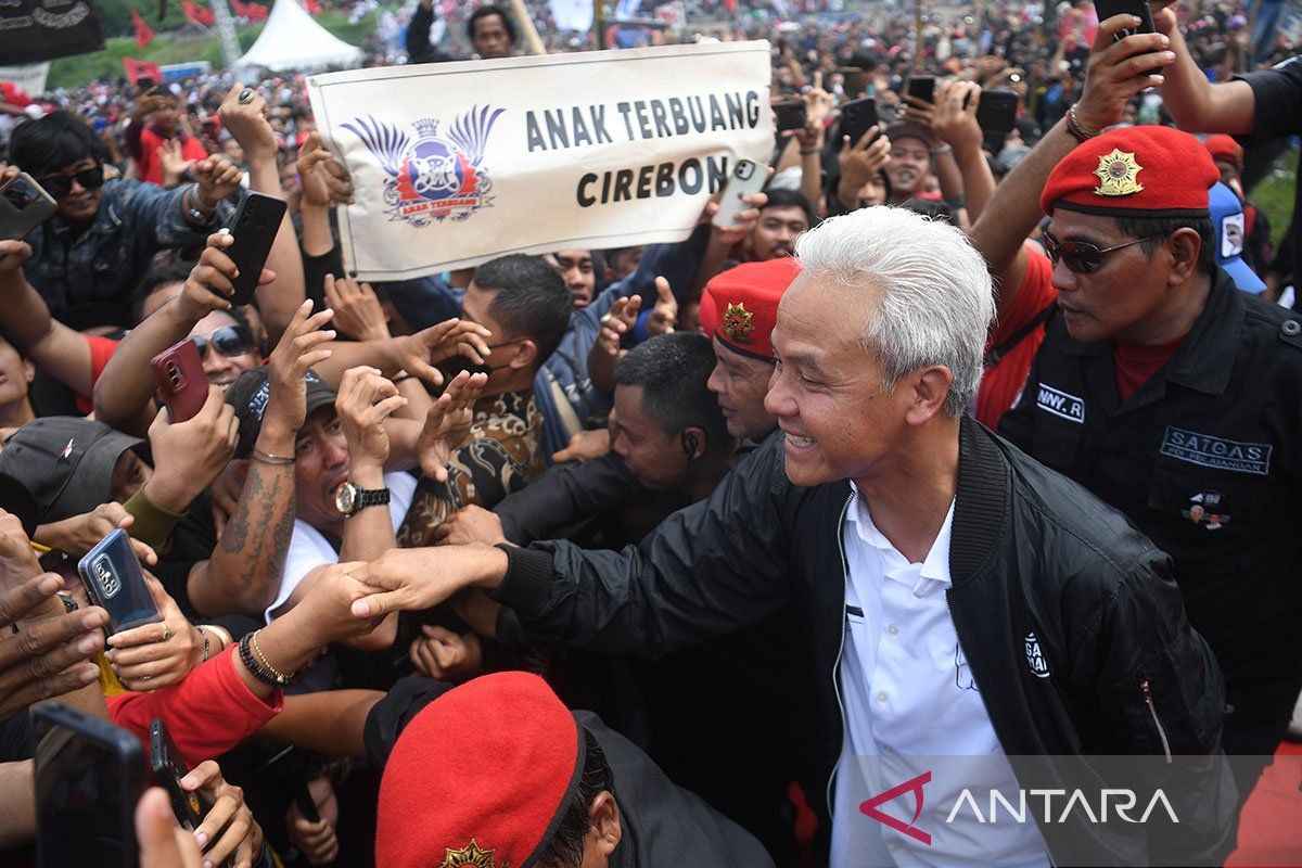 Ganjar Pranowo: Kami akan membela Aiman Witjaksono