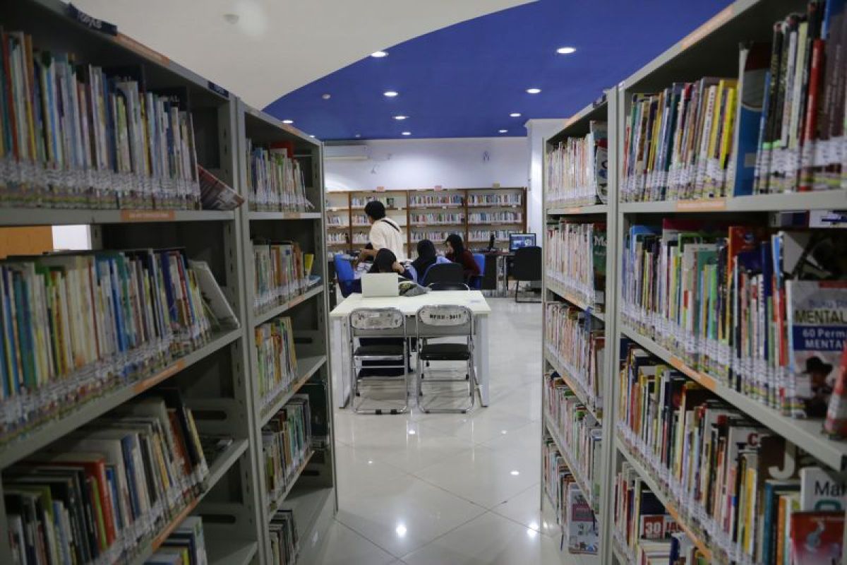 Dispusip Surabaya tambah ribuan koleksi buku di fasilitas baca