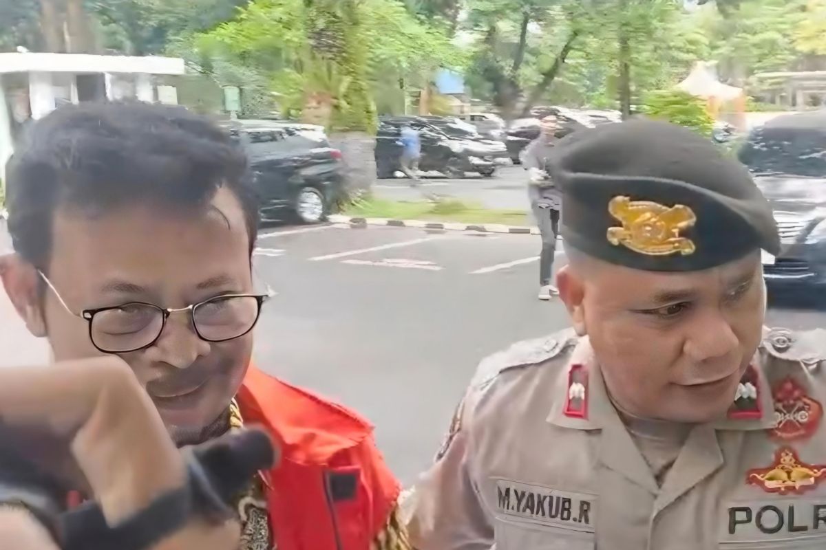 SYL dicecar enam pertanyaan terkait kasus pemerasan oleh Firli Bahuri