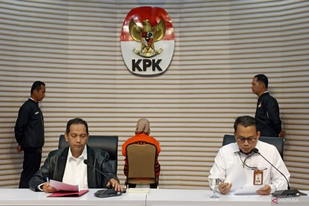 KPK: Kasubag BPPD Sidoarjo tersangka korupsi insentif pegawai