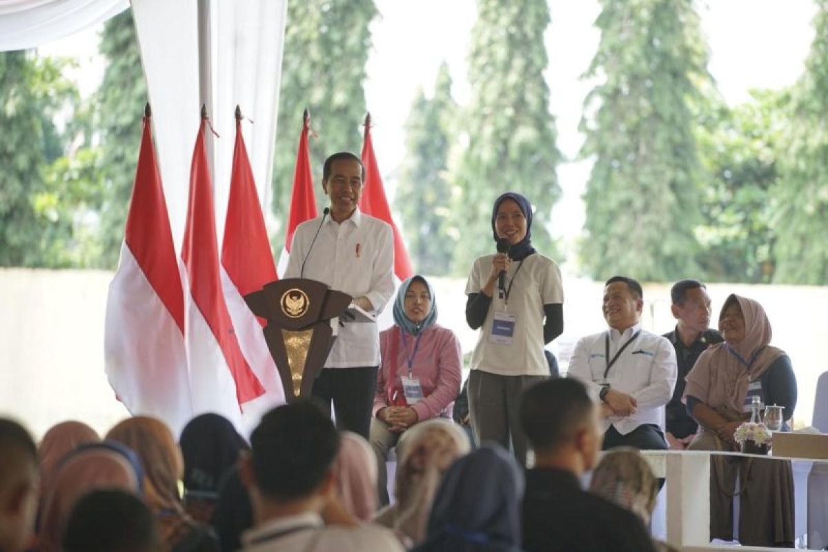 Presiden Jokowi sapa ribuan nasabah PNM di Magelang