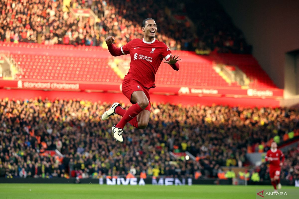 Virgil van Dijk antar Liverpool rebut Piala Liga Inggris